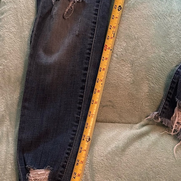 KanCan distressed high rise skinny jeans size 9/28 super cute 
T3 - Picture 11 of 16